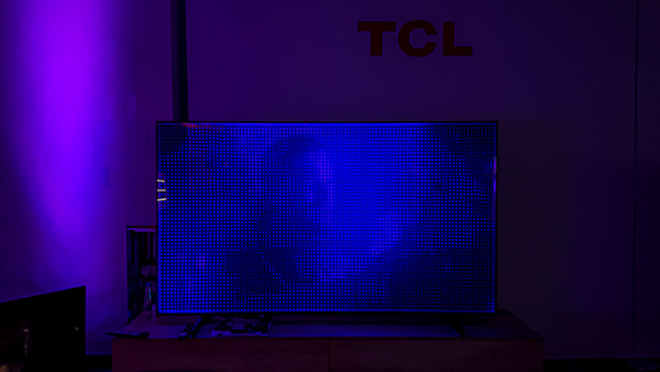 TCL Mini LED QLED TV X95 sans panneau LCD et rétroéclairage de l'écran